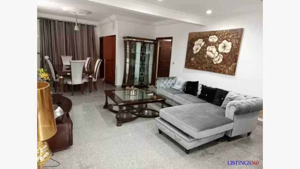1,200,000 F Duplex meublé à louer au centre ville de Brazzaville